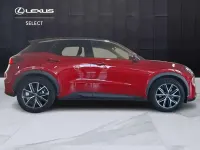 Usata Lexus LBX 136 CV (100 kW) 2024 Emotional red & black SUV