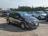 Usata Peugeot 208 83 CV (61 kW) 2019 Nero Utilitaria