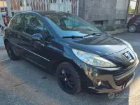 Usata Peugeot 207 68 CV (50 kW) 2012 Nero Berlina