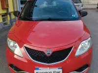 Usata Lancia Ypsilon Silver 69 CV (50 kW) 2016 Rosso Utilitaria