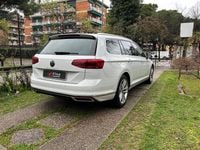 Usata VW Passat 199 CV (146 kW) 2024 Bianco Station wagon