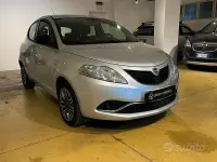 Usata Lancia Ypsilon Gold 95 CV (69 kW) 2016 Grigio Utilitaria