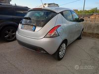 Usata Lancia Ypsilon 69 CV (50 kW) 2012 Grigio Utilitaria