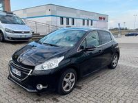 Usata Peugeot 208 95 CV (69 kW) 2015 Nero Utilitaria