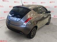 Usata Lancia Ypsilon Gold 70 CV (51 kW) 2023 Grigio Utilitaria