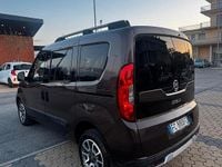 Usata Fiat Doblò Trekking 120 CV (88 kW) 2016 Marrone Monovolume
