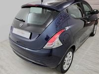 Begagnad Lancia Ypsilon Platinum 69 HK (50 kW) 2017 Blå Halvkombi