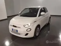 Używany Fiat 500e La Prima 42 kW (58 KM) 2025 Biały Sedan/Limuzyna