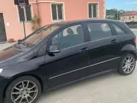 Usata Mercedes B200 140 CV (102 kW) 2010 Nero Monovolume