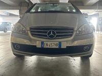 Usata Mercedes A180 109 CV (80 kW) 2011 Grigio Berlina
