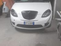 Usata Lancia Ypsilon 70 CV (51 kW) 2004 Bianco Utilitaria