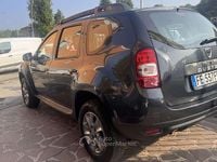 Usata Dacia Duster Lauréate 109 CV (80 kW) 2016 Grigio SUV