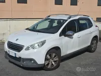 Usata Peugeot 2008 Allure 82 CV (60 kW) 2015 Bianco SUV
