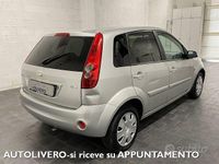 Usata Ford Fiesta 90 CV (66 kW) 2007 Grigio Utilitaria