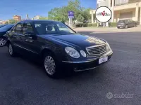 Usata Mercedes E220 Elegance 150 CV (110 kW) 2002 Grigio Berlina