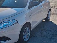 Usata Lancia Ypsilon Gold 69 CV (50 kW) 2019 Marrone Utilitaria