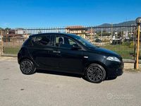 Usata Lancia Ypsilon Silver 69 CV (50 kW) 2021 Nero Utilitaria