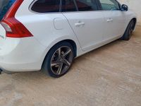 Usata Volvo V60 R-Design 115 CV (84 kW) 2012 Bianco Station wagon