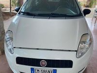 Usata Fiat Grande Punto 69 CV (50 kW) 2012 Bianco Utilitaria