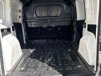 Begagnad Fiat Doblò Lounge 105 HK (77 kW) 2022 Vit Minibuss