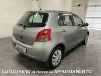 Usata Toyota Yaris Sol 69 CV (50 kW) 2006 Grigio Berlina