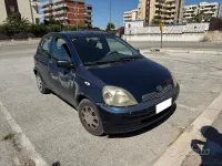 Usata Toyota Yaris 68 CV (50 kW) 2002 Bluazzurro Utilitaria