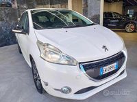 Begagnad Peugeot 208 Allure 68 HK (50 kW) 2014 Vit Halvkombi