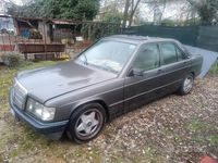 Usata Mercedes 190 122 CV (89 kW) 1983 Grigio Berlina