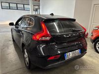 Usata Volvo V40 115 CV (84 kW) 2013 Nero Berlina