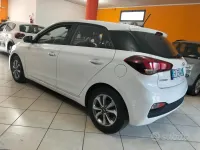 Begagnad Hyundai i20 73 HK (53 kW) 2019 Vit Halvkombi