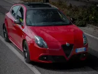 Usata Alfa Romeo Giulietta Quadrifoglio 240 CV (176 kW) 2016 Rosso Utilitaria