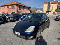 Usata Ford Fiesta Ghia 68 CV (50 kW) 2004 Blu Berlina