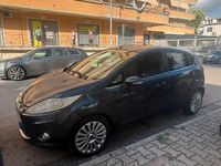 Usata Ford Fiesta Titanium 68 CV (50 kW) 2010 Grigio Utilitaria
