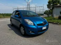 Usata Toyota Yaris Sol 101 CV (74 kW) 2010 Blu Utilitaria