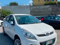 Usata Hyundai i20 Comfort 77 CV (56 kW) 2010 Bianco Utilitaria