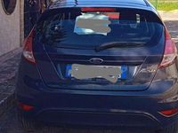 Usata Ford Fiesta 75 CV (55 kW) 2015 Grigio Berlina