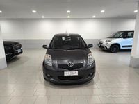 Usata Toyota Yaris Sol 90 CV (66 kW) 2009 Grigio Utilitaria