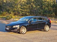 Usata Volvo V60 R-Design 163 CV (119 kW) 2012 Nero Station wagon