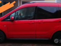 Usata Ford Tourneo Courier 101 CV (74 kW) 2016 Rosso Monovolume