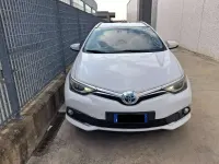 Usata Toyota Auris Hybrid Lounge 99 CV (72 kW) 2016 Bianco Station wagon