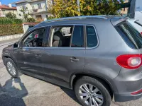 Usata VW Tiguan Sport 140 CV (102 kW) 2008 Grigio SUV