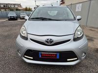 Usata Toyota Aygo 67 CV (49 kW) 2013 Argento Utilitaria