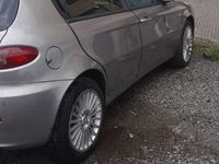 usata Alfa Romeo 147 grigio stromboli