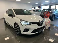 Usata Renault Clio V Initiale Paris 101 CV (74 kW) 2022 Bianco Berlina