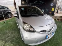 Usata Toyota Aygo 68 CV (50 kW) 2007 Grigio Utilitaria