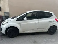 Usata Kia Venga 90 CV (66 kW) 2013 Bianco Utilitaria