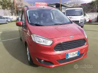 Usata Ford Tourneo Trend 101 CV (74 kW) 2014 Arancione Monovolume