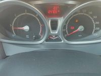 Usata Ford Fiesta Titanium 70 CV (51 kW) 2010 Grigio Utilitaria