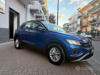 Usata VW T-Roc Life 110 CV (80 kW) 2023 Blu SUV