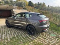Usata Maserati Levante 275 CV (202 kW) 2021 Marrone SUV